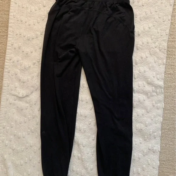 Women’s xs lululemon athletica Black Track Joggers - LIKE NEW - Picture 2 of 4